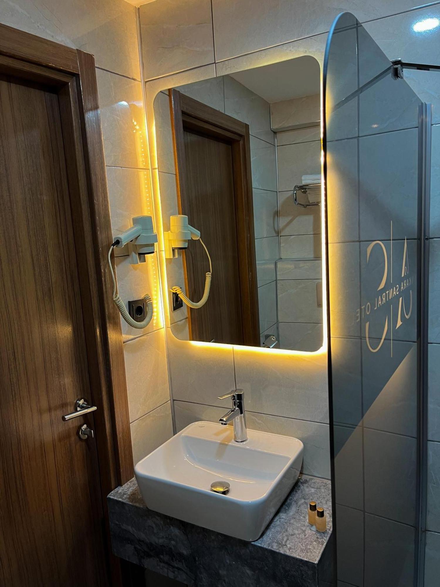 Ankara Santral Otel ภายนอก รูปภาพ